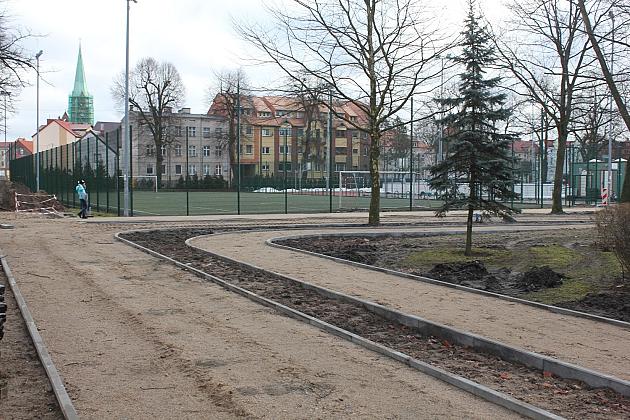 Budowa rolkowiska i terenu rekreacyjnego na placu Piastowskim