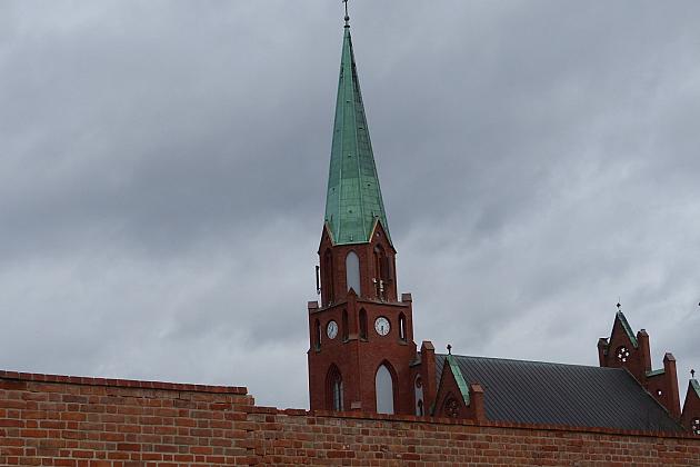 Finał I etapu remontu wieży kościoła NMP Królowej Polski
