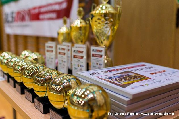 12 edycja rozgrywek Amatorskiej Ligi Siatkówki wyłoniła mistrza