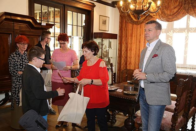 Popisali się wiedzą o zamkach gotyckich