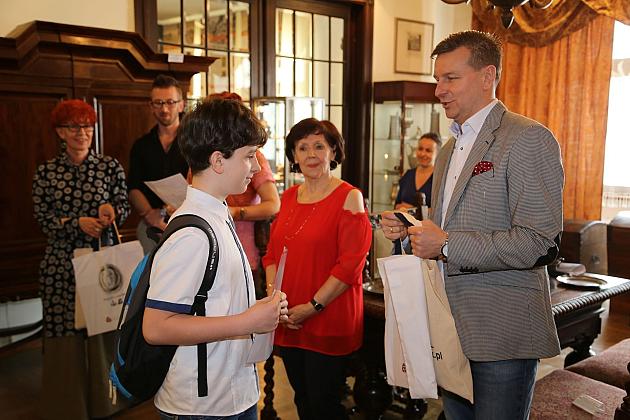 Popisali się wiedzą o zamkach gotyckich