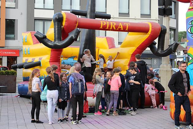 DZIEŃ DZIECKA. Super zabawa na Placu Pokoju