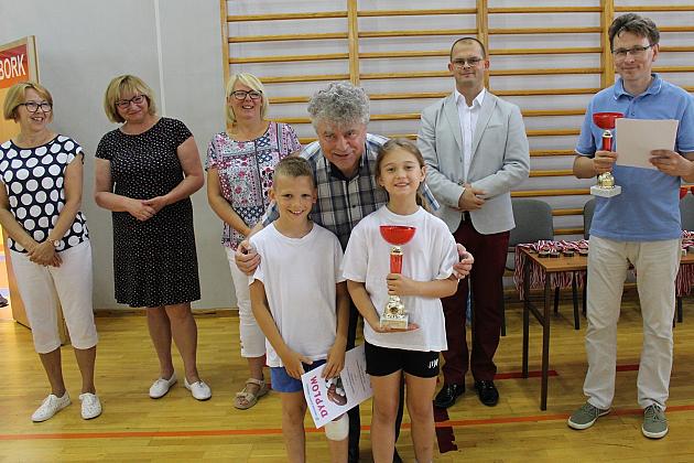 „Kto z nas lepiej i prędzej” – Konkurs Sportowy dla Szkół Podstawowych