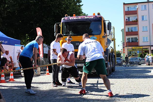 Tytani pokazali siłę na Placu Pokoju