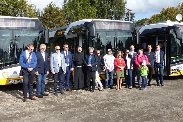Nowe Solarisy w komplecie. Prezentacja autobusów w bazie ZKM-u