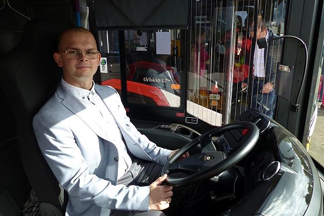 Nowe Solarisy w komplecie. Prezentacja autobusów w bazie ZKM-u