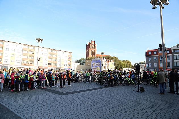 Zamiast samochodem pieszo lub rowerem