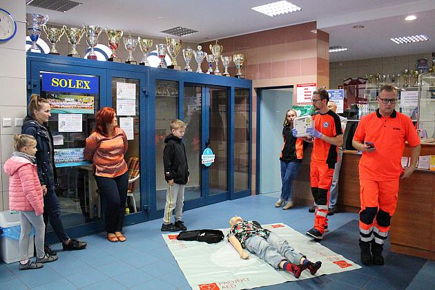 Defibrylator AED przekazany na Pływalnię „RAFA”