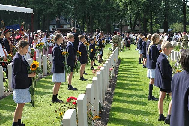 Harcerze z Lęborka na 75. rocznicy Operacji Market Garden