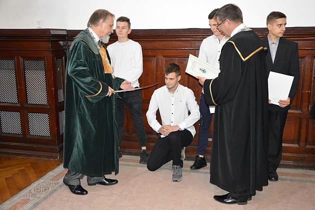 Pasowanie czeladników w ratuszu