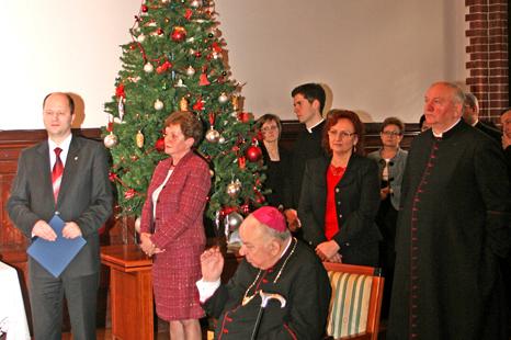 Ksiądz Biskup kolędował w ratuszu 