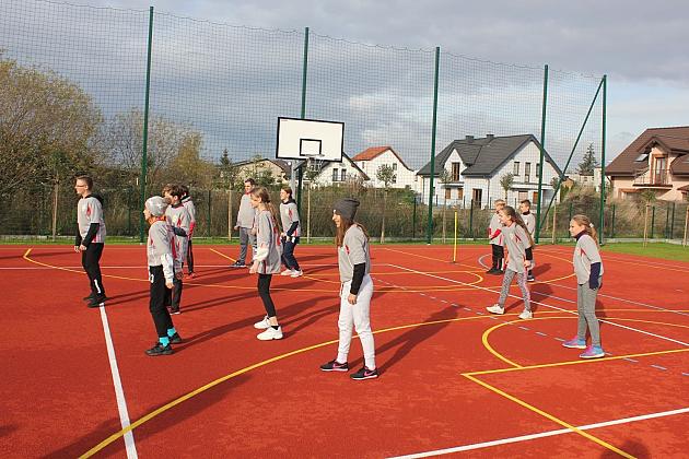 Nowe boisko w programie rewitalizacji tętni życiem