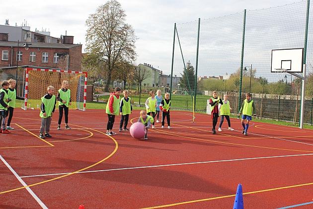 Nowe boisko w programie rewitalizacji tętni życiem