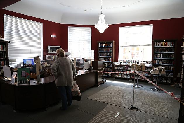 Biblioteka otwarta – chętnych nie brakuje