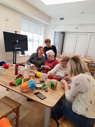 Seniorzy charytatywnie