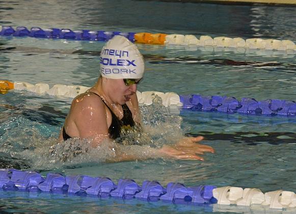 12 medali pływaków SOLEX-u w zawodach pływackich MEYN