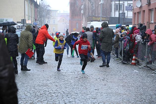 SP 3 Lębork i SP Nowa Wieś Lęborska najlepsi podczas 29. Biegów Mikołajkowych