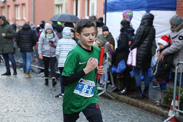 SP 3 Lębork i SP Nowa Wieś Lęborska najlepsi podczas 29. Biegów Mikołajkowych