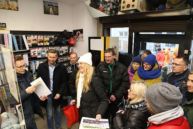 SP 3 Lębork i SP Nowa Wieś Lęborska najlepsi podczas 29. Biegów Mikołajkowych