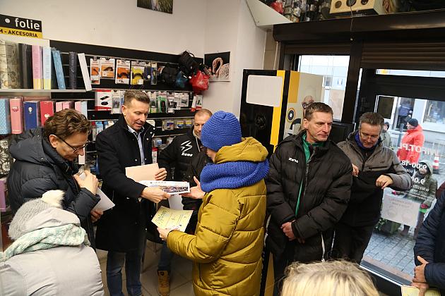 SP 3 Lębork i SP Nowa Wieś Lęborska najlepsi podczas 29. Biegów Mikołajkowych