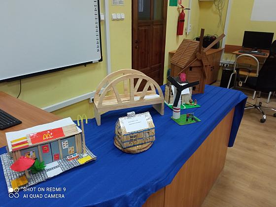 Nagrodzono laureatów konkursu PCE - „Każdy budować może”