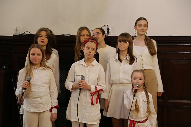 Biskup Ryszard Kasyna z kolędą w ratuszu