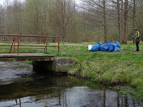 Sprzątali rzeki – Łebę i Okalicę