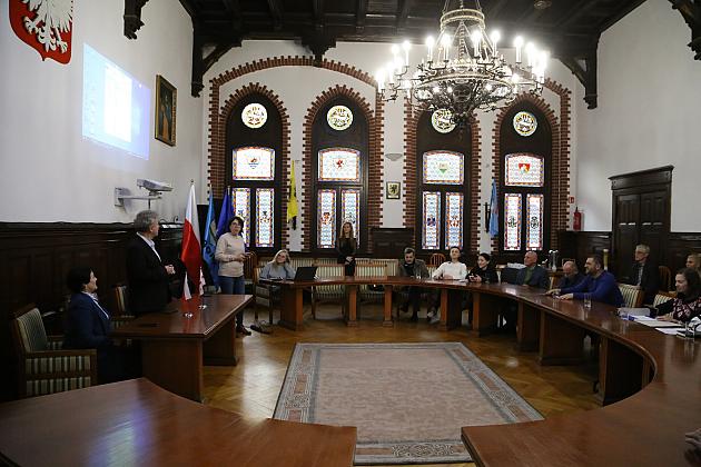 Delegacja z Gruzji w Lęborku: wizyta studyjna w zakresie termomodernizacji i odnawialnych źródeł energii