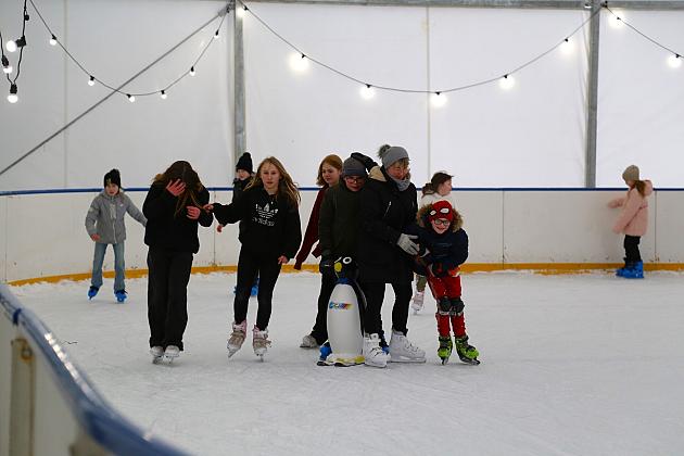 Lodowisko czynne także po feriach. Lodowa atrakcja otwarta do 29 lutego