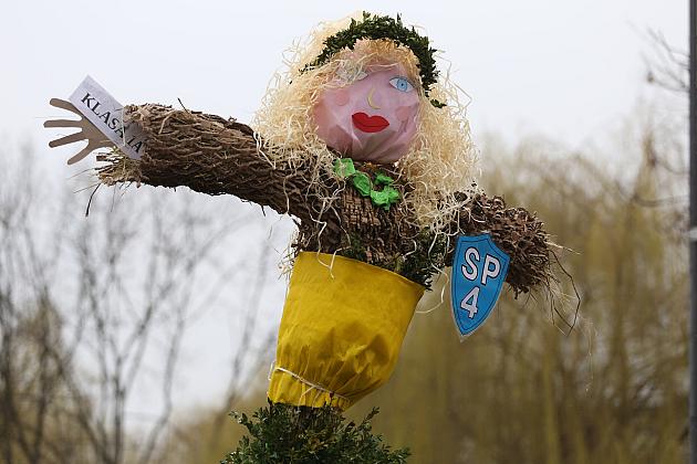 Obchody Pierwszego Dnia Wiosny w Lęborku: topienie marzann i rekreacyjny rajd pieszy