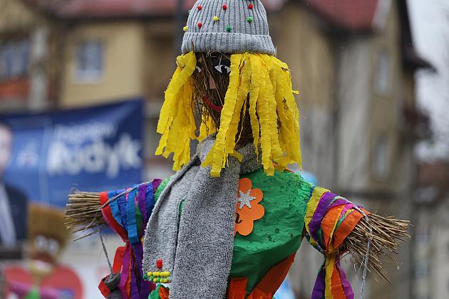 Obchody Pierwszego Dnia Wiosny w Lęborku: topienie marzann i rekreacyjny rajd pieszy