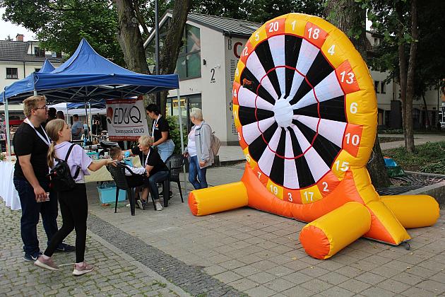 Radosny festyn z okazji Dnia Dziecka na Placu Pokoju w Lęborku