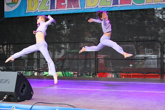 Radosny festyn z okazji Dnia Dziecka na Placu Pokoju w Lęborku