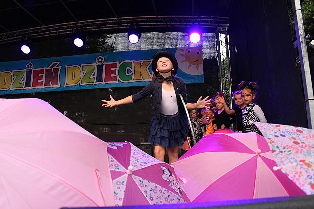 Radosny festyn z okazji Dnia Dziecka na Placu Pokoju w Lęborku