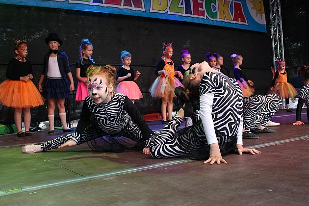 Radosny festyn z okazji Dnia Dziecka na Placu Pokoju w Lęborku