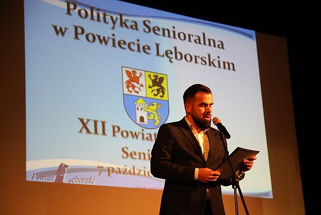 Seniorki i seniorzy na Powiatowym Forum Senioralnym w Lęborku