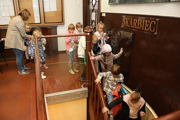 Przedszkolaki z „Baśniowego” odwiedziły Burmistrza