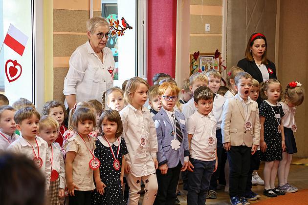 Radosne świętowanie 107. rocznicy odzyskania niepodległości w Przedszkolu nr 1