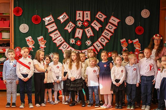 Radosne świętowanie 107. rocznicy odzyskania niepodległości w Przedszkolu nr 1