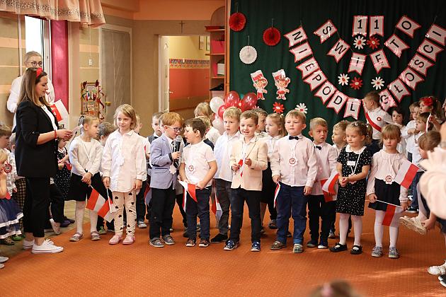 Radosne świętowanie 107. rocznicy odzyskania niepodległości w Przedszkolu nr 1