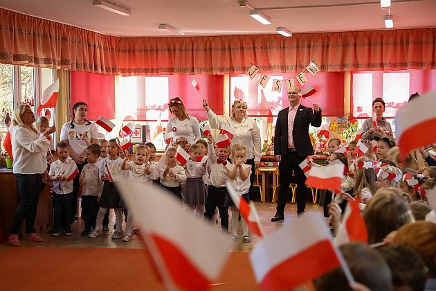 Radosne świętowanie 107. rocznicy odzyskania niepodległości w Przedszkolu nr 1