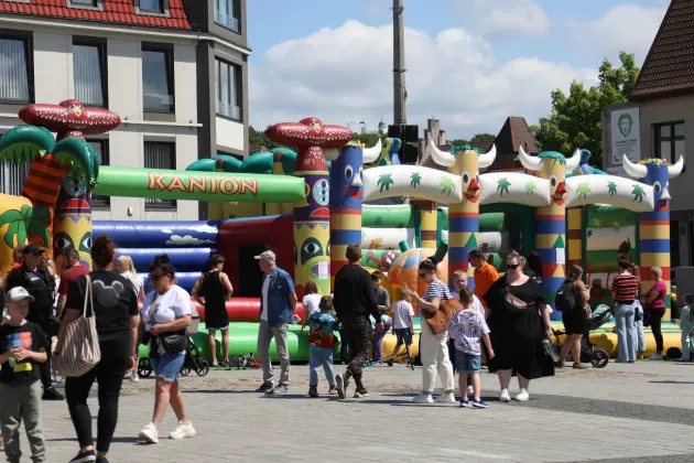 Kolorowy Dzień Dziecka na Placu Pokoju