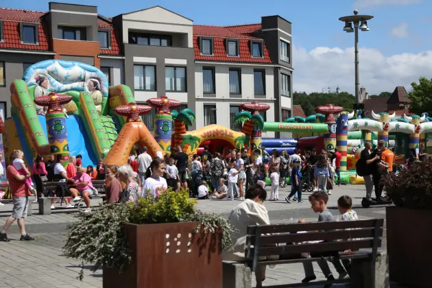 Kolorowy Dzień Dziecka na Placu Pokoju