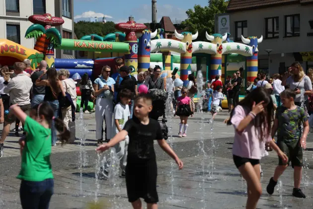 Kolorowy Dzień Dziecka na Placu Pokoju