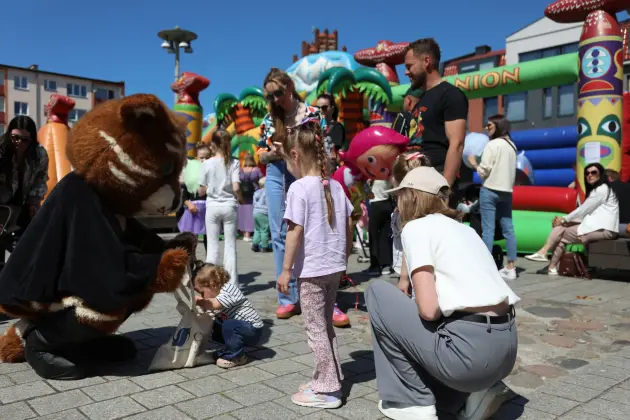 Kolorowy Dzień Dziecka na Placu Pokoju