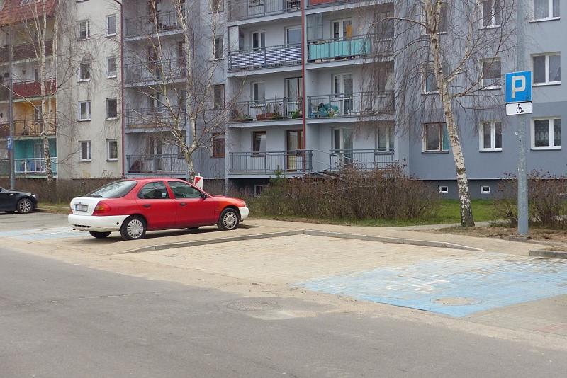 Nowe miejsca parkingowe przy ulicy Teligi
