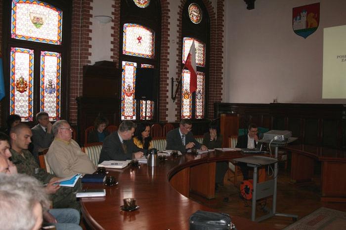 Jak poprawić przepływ informacji w sytuacjach kryzysowych? 