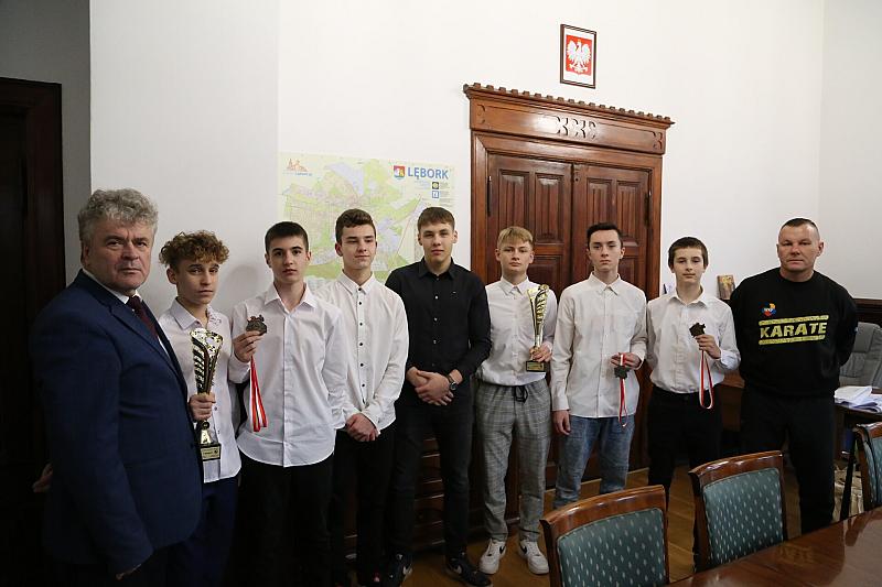 Mistrzowie Polski w karate WKF w ratuszu