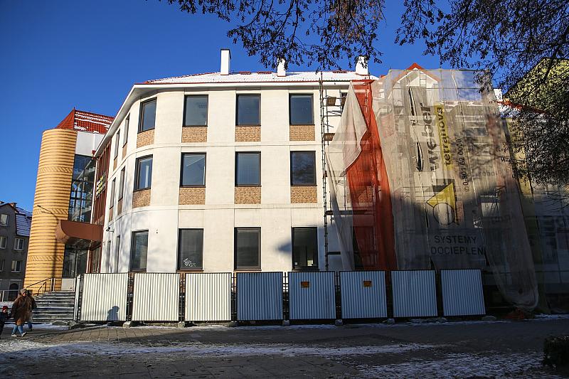 Ruszyła modernizacja budynku banku na miejską bibliotekę
