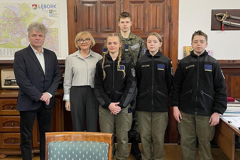 Młodzież z PCE z wizytą w ratuszu